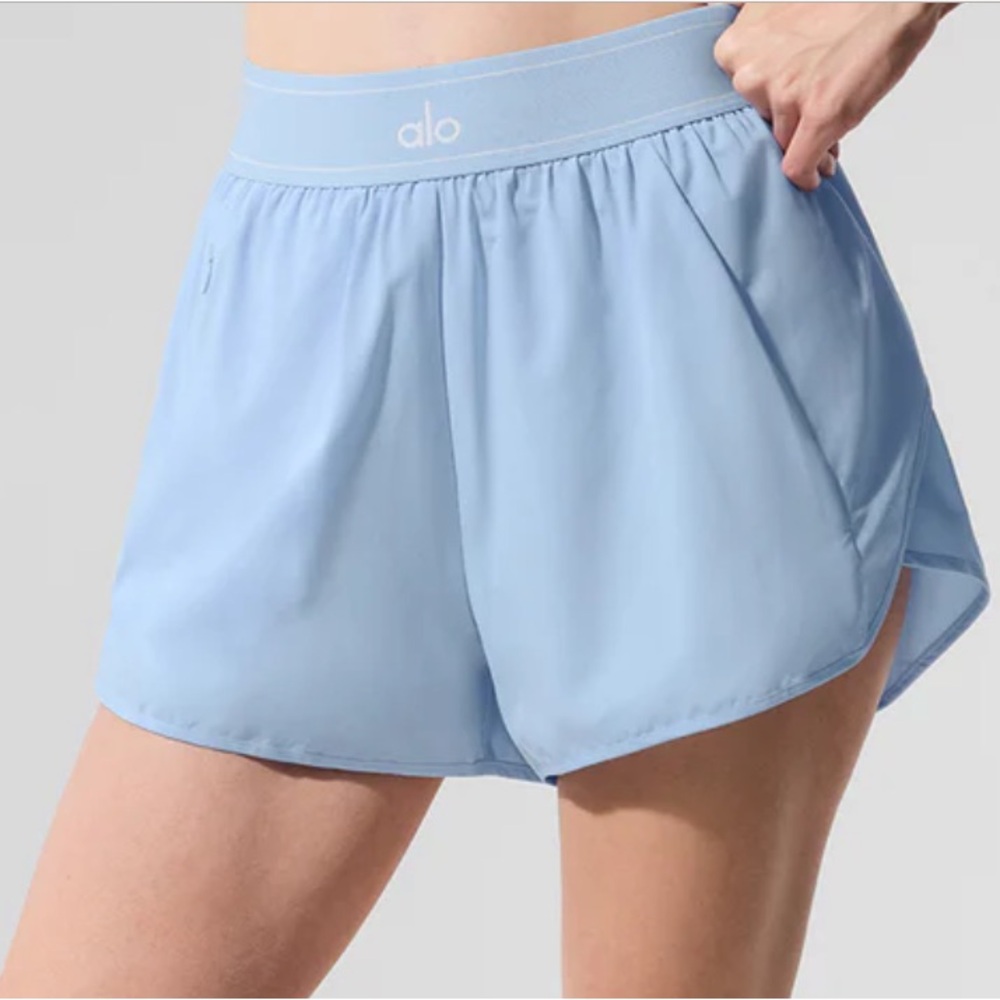 ALO Yoga - Match point shorts - seashell blue